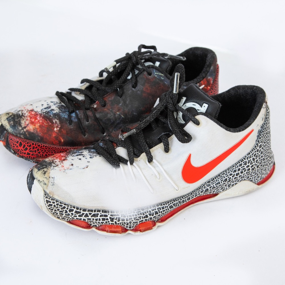 Nike KD 8 Christmas boy’s low top sneaker split design red & black graphic 7Y